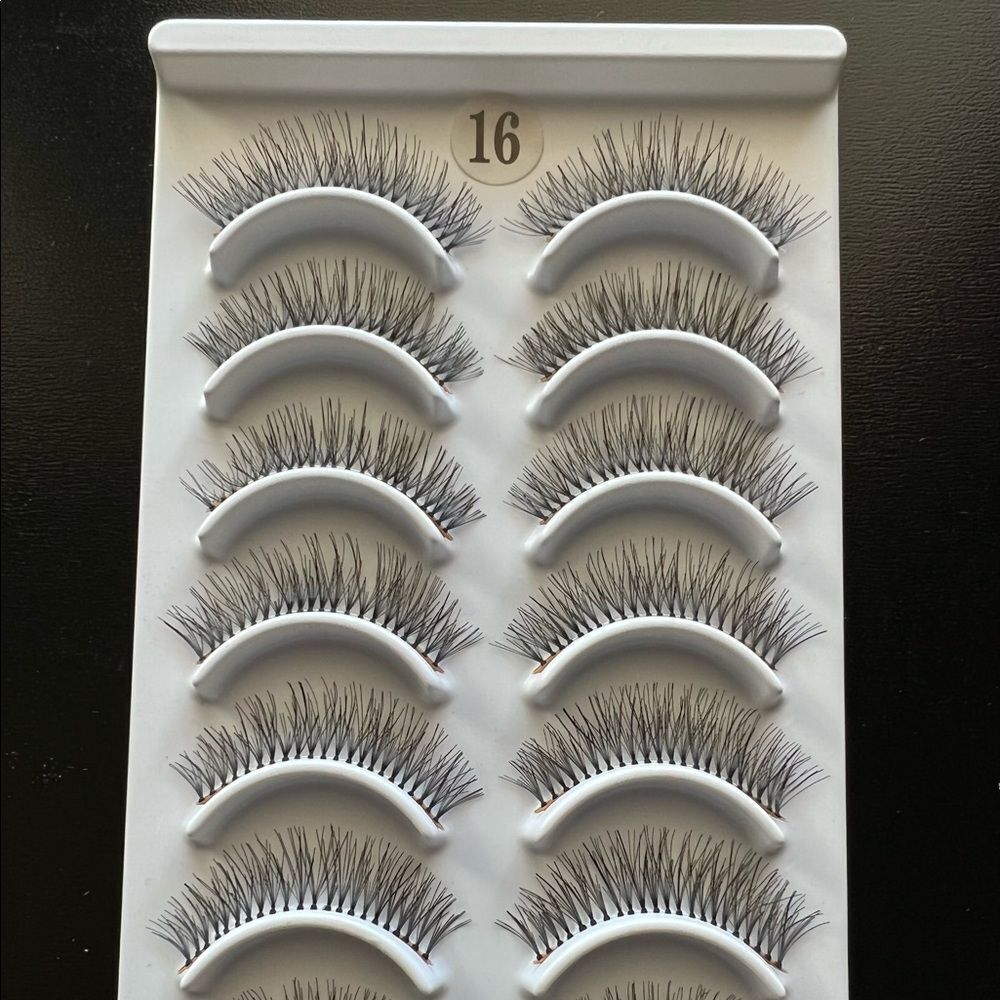 Ultimate lashes # 16